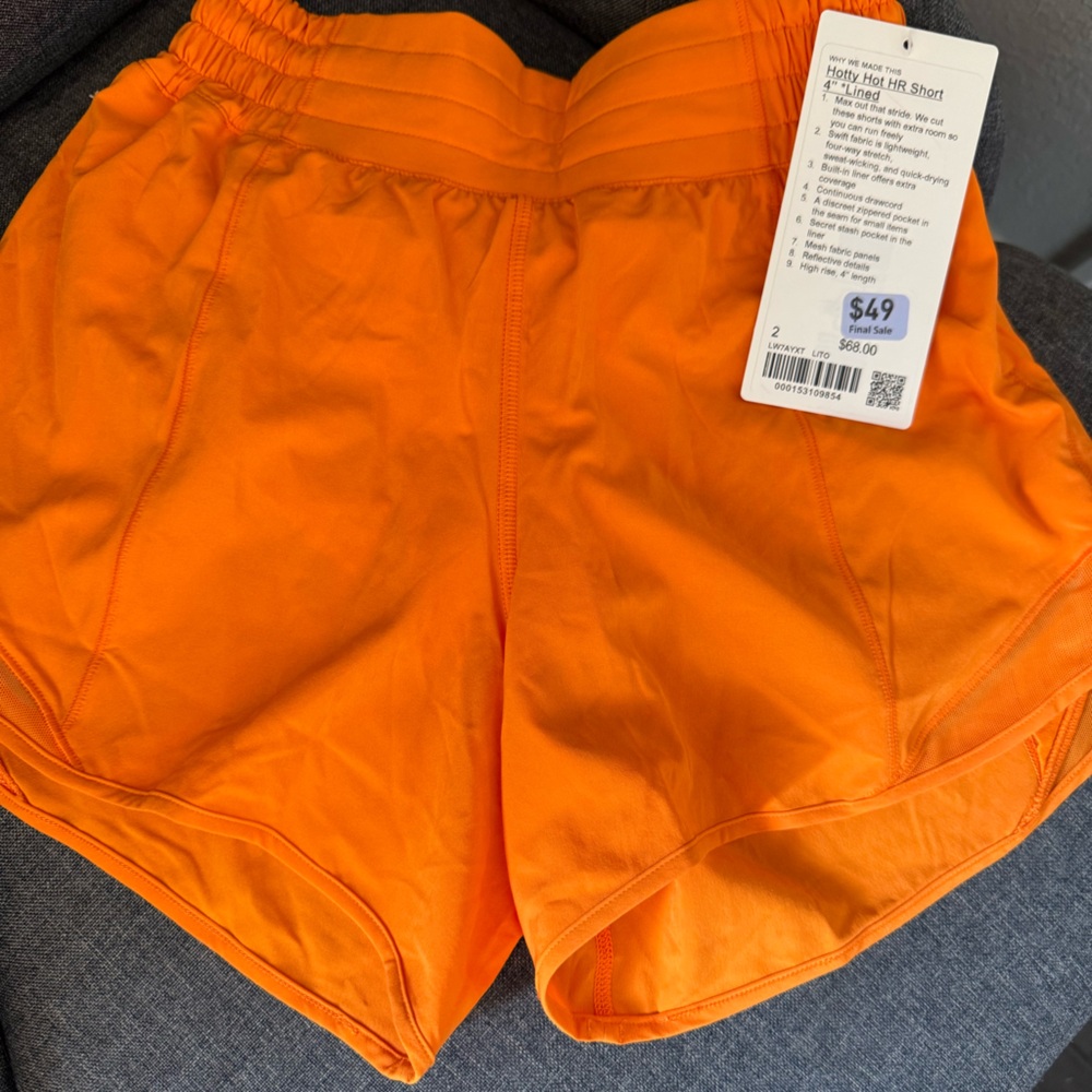 Lululemon Hotty Hot 4” short
